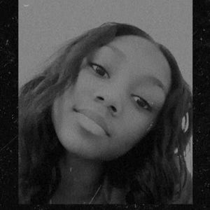 Meet your Posher, Shania